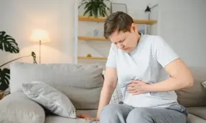 Objawy bólu trzustki: Kiedy to sygnał alarmowy? Nie ignoruj!