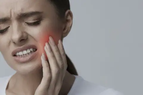 Szałwia na ból zęba: Jak stosować i kiedy do dentysty?