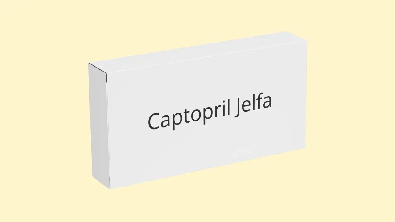 Białe opakowanie leku Captopril Jelfa. Stosowany na nadciśnienie i niewydolność serca.