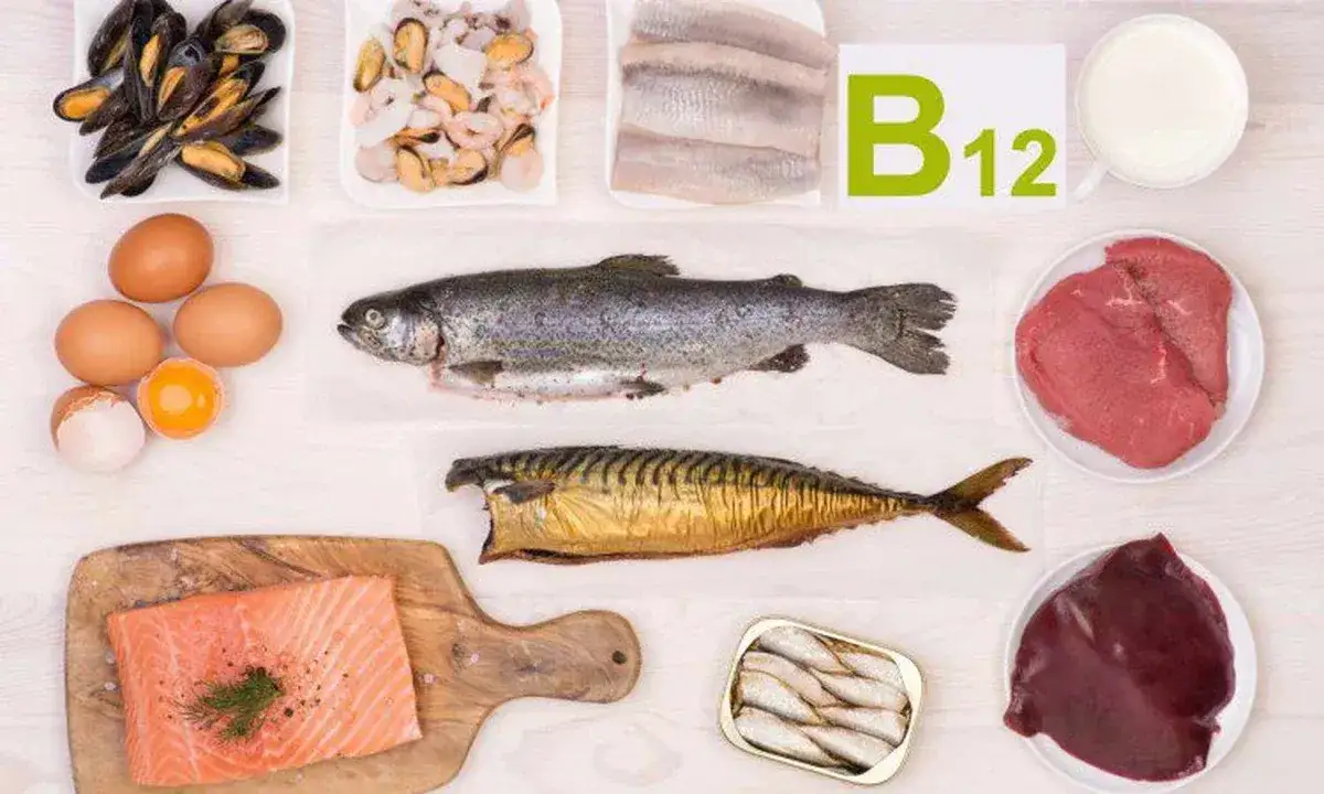 różne produkty spożywcze bogate w witaminę B12