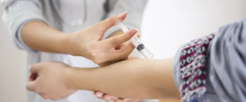 immunoterapia alergii, odczulanie zastrzyki, tabletki podjęzykowe