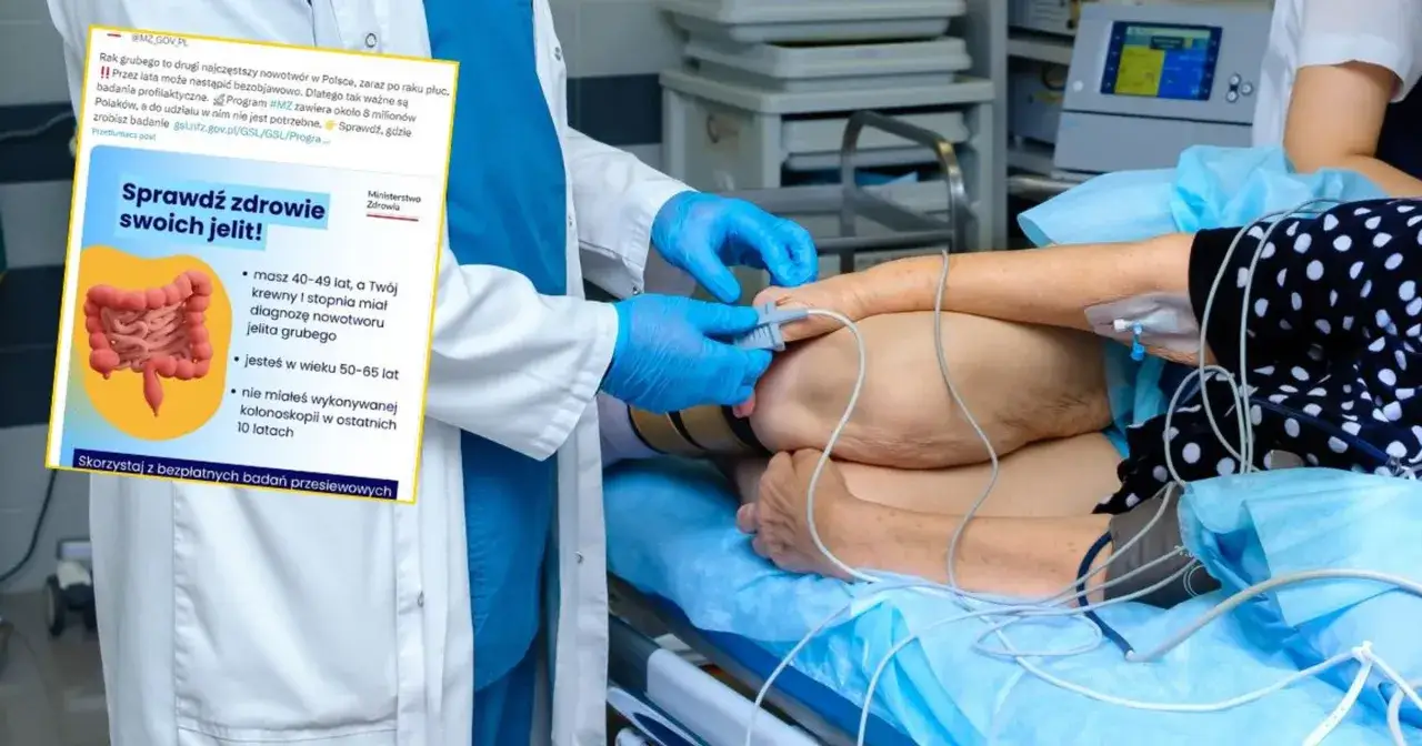 Grafika zachęca do badań profilaktycznych jelita grubego. Lekarz w rękawiczkach przygotowuje pacjenta do zabiegu.